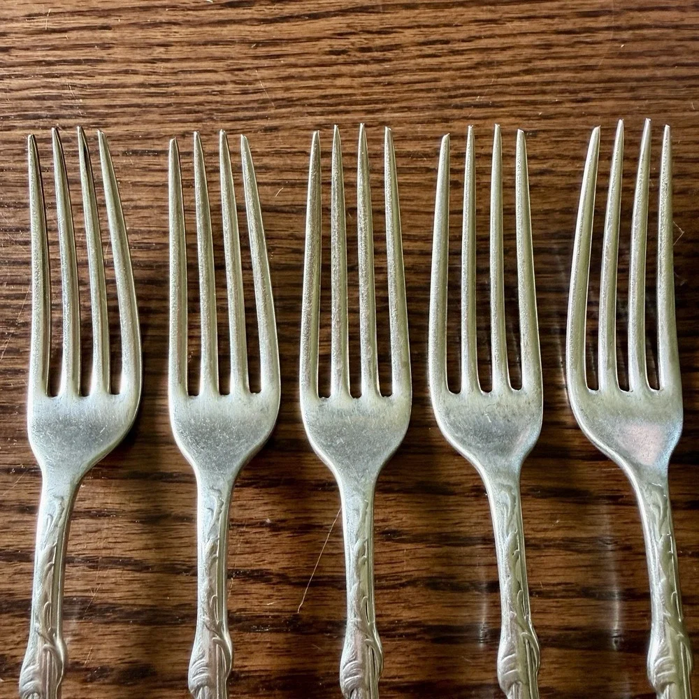 Rogers International Silverplate Columbia Dinner Forks Set Of 5 Monogram